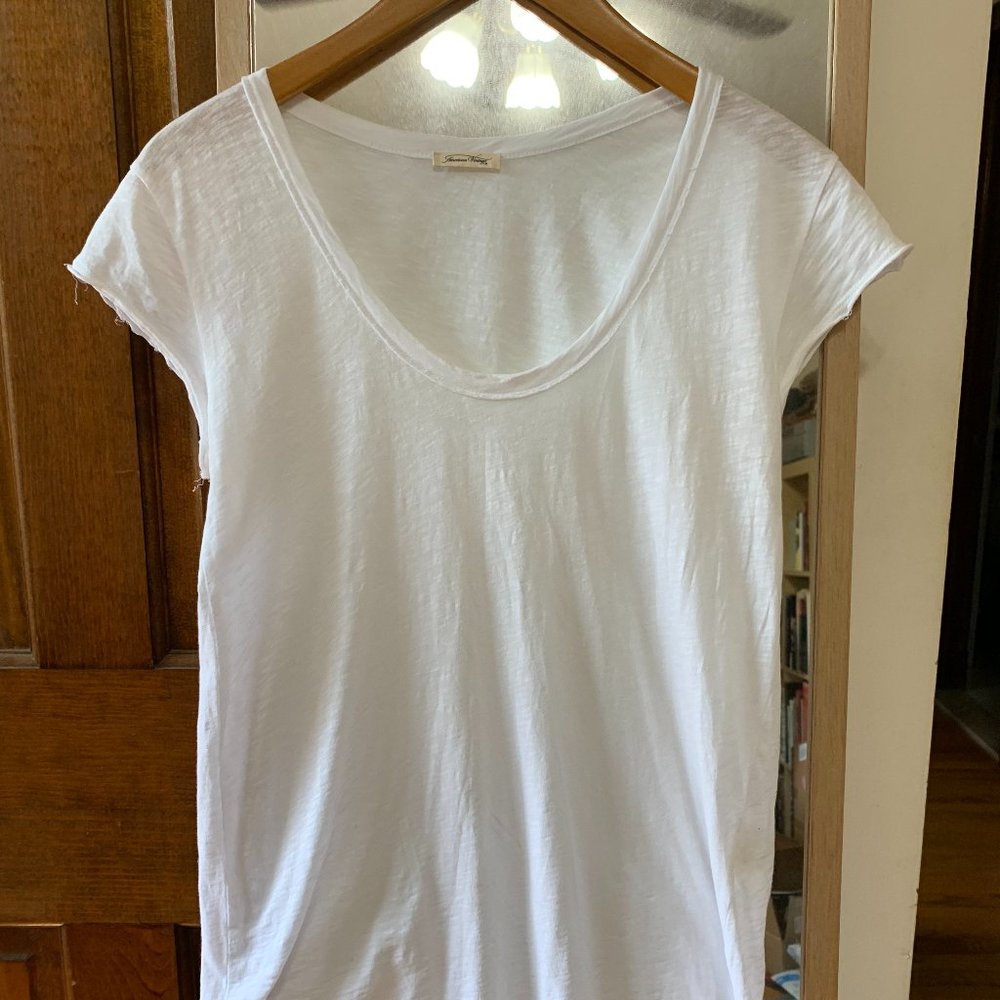 French cool-girl brand “American Vintage” white tissue tee